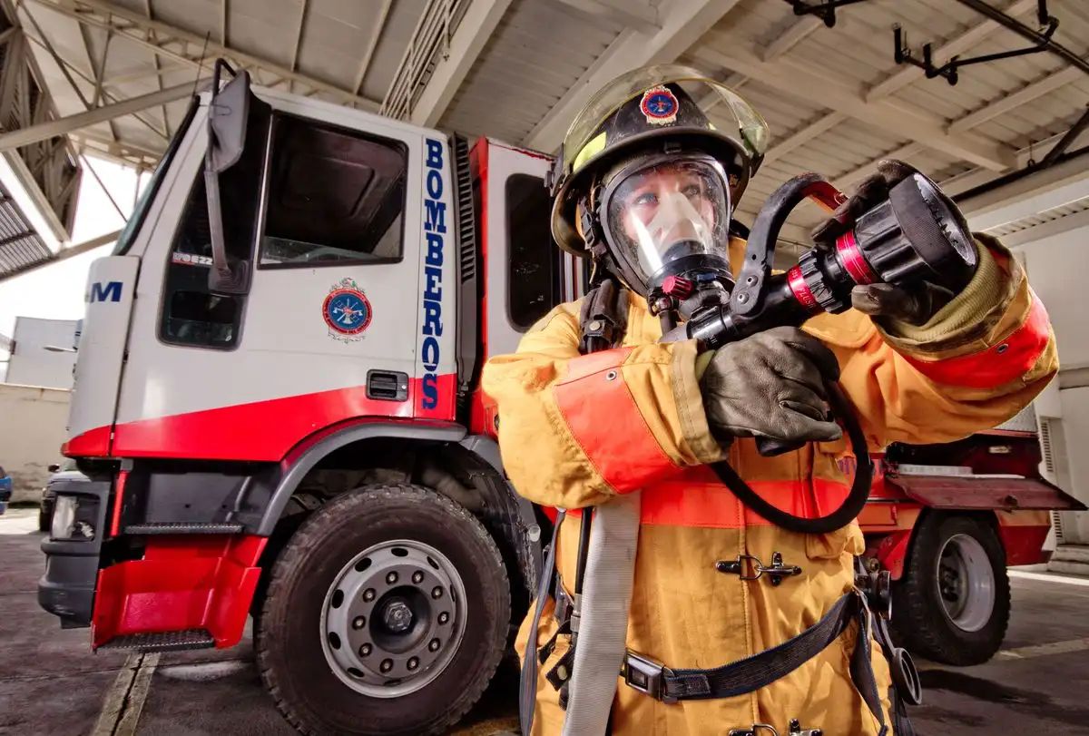 Qual a carga horária do curso de bombeiro civil?
